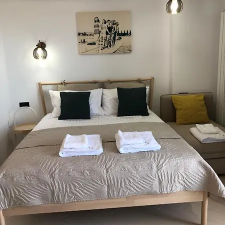 Apartment Aa Tomis *