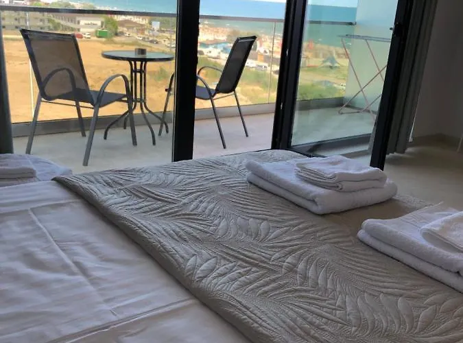 Aa Tomis * 那沃达利